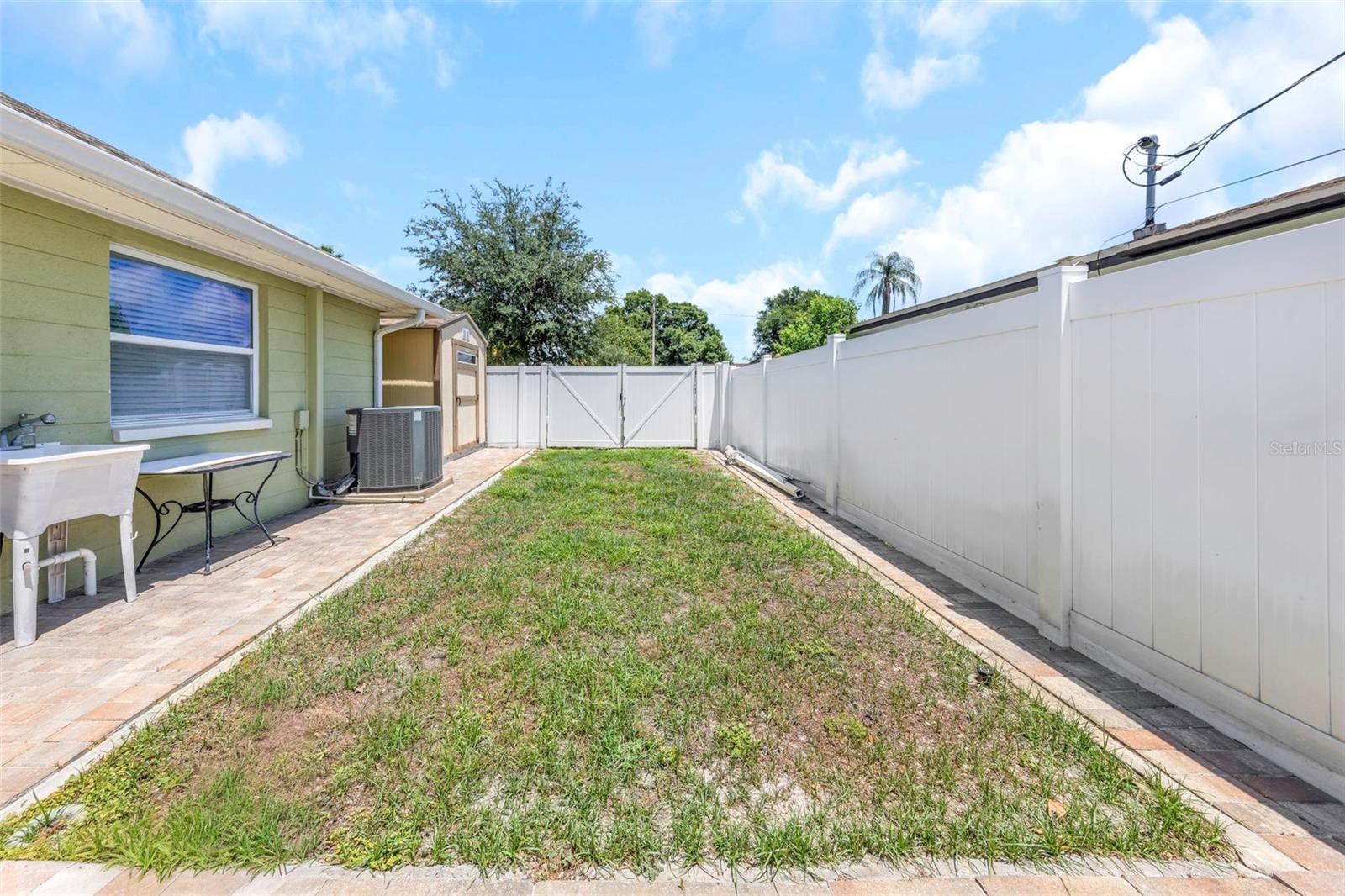 TROPIC HILLS - Residential