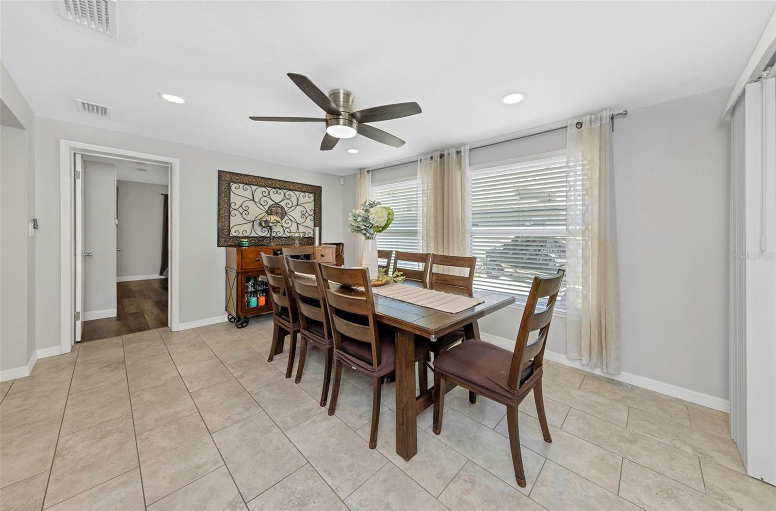 TROPIC HILLS - Residential