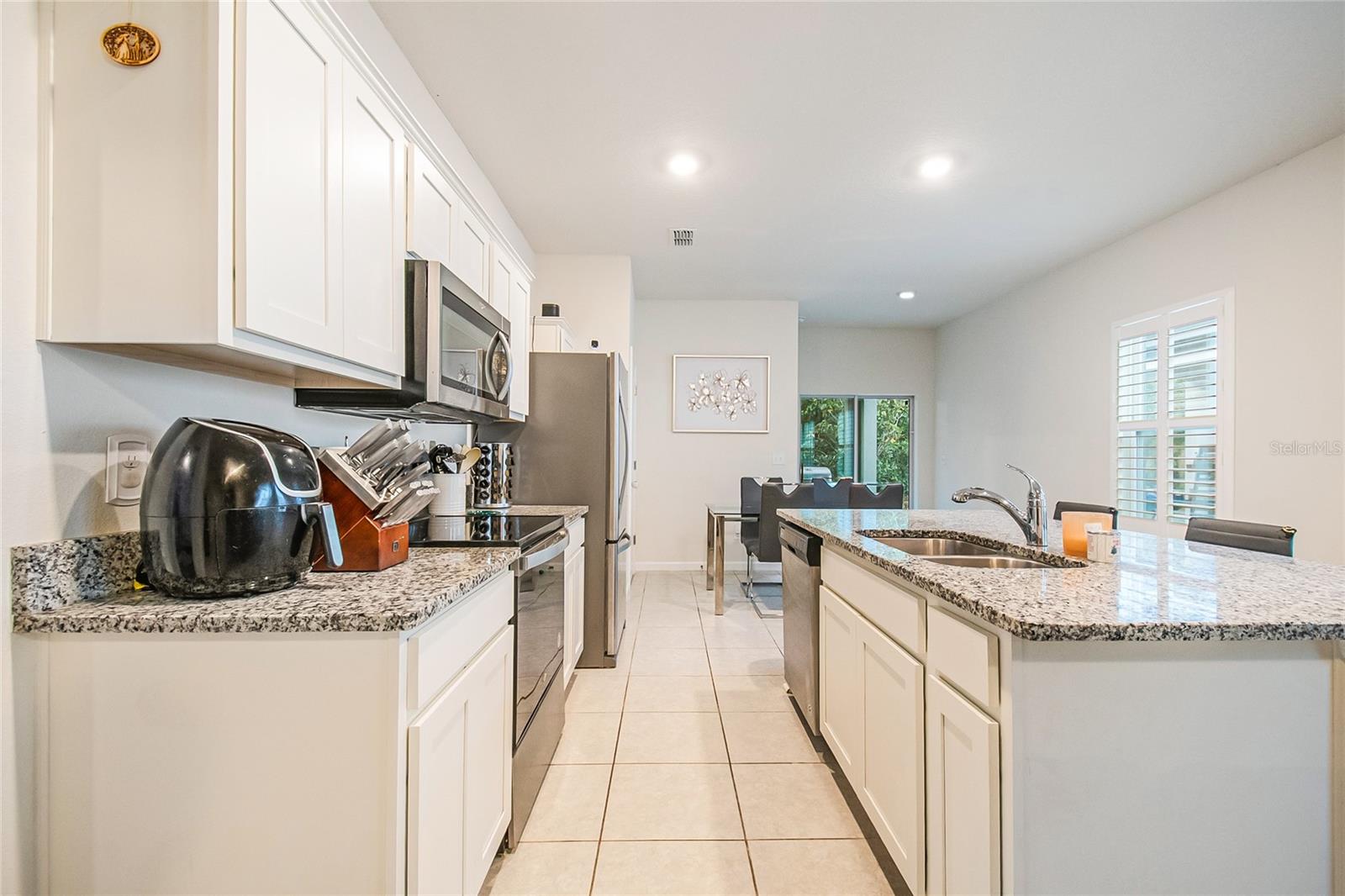 LINCOLN OAKS - Residential