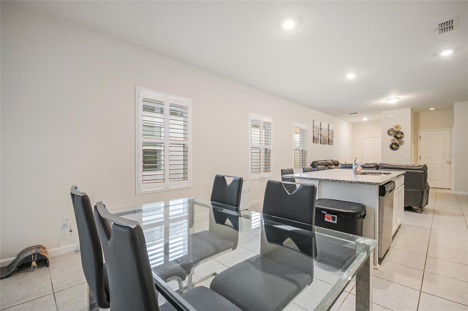 LINCOLN OAKS - Residential