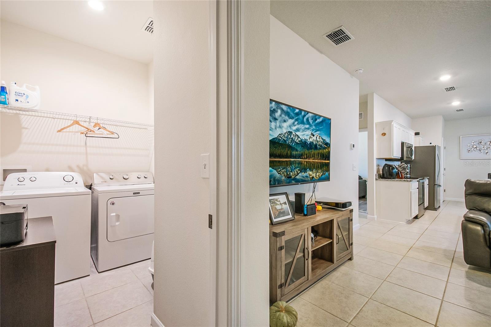 LINCOLN OAKS - Residential