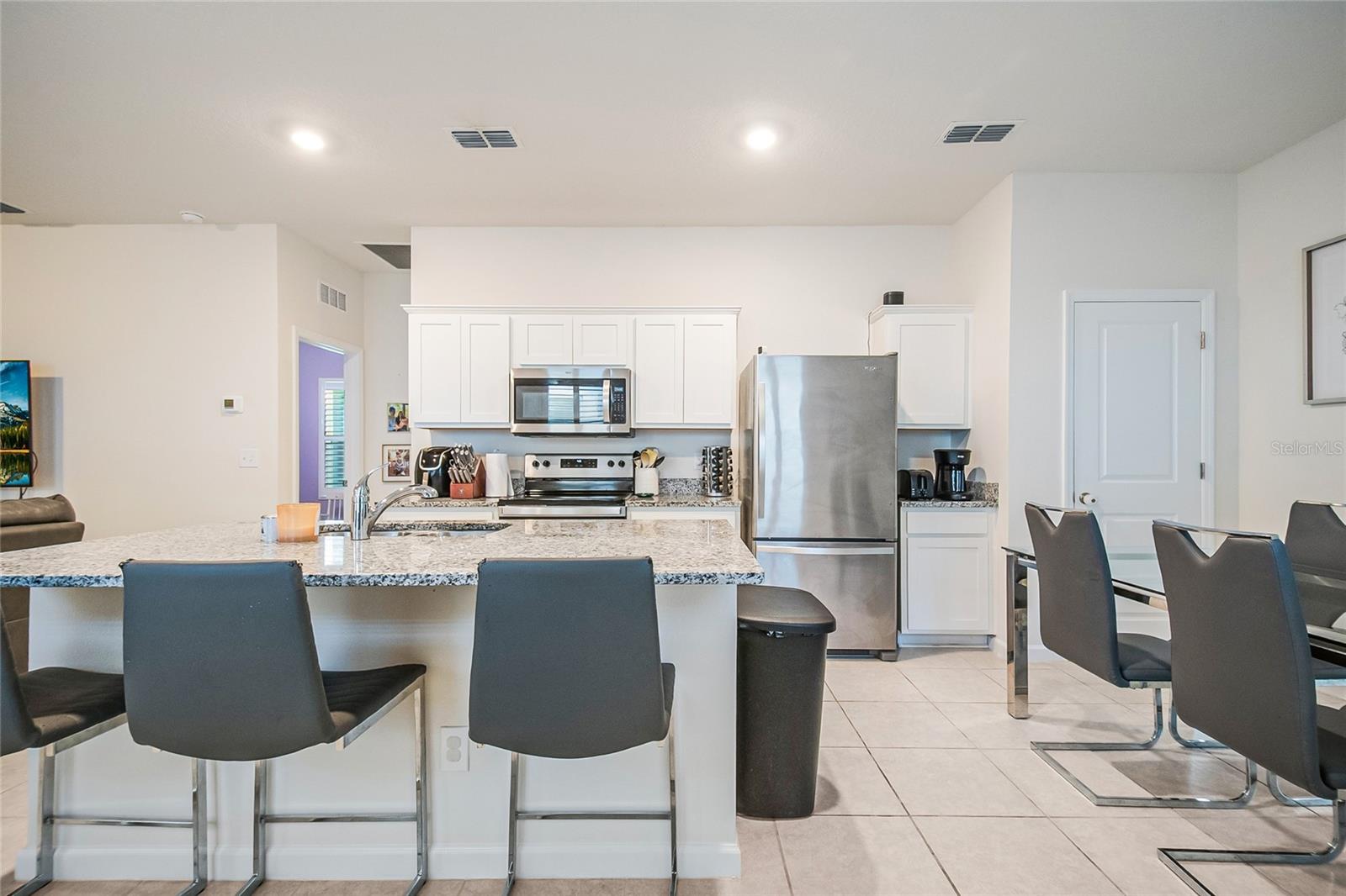 LINCOLN OAKS - Residential