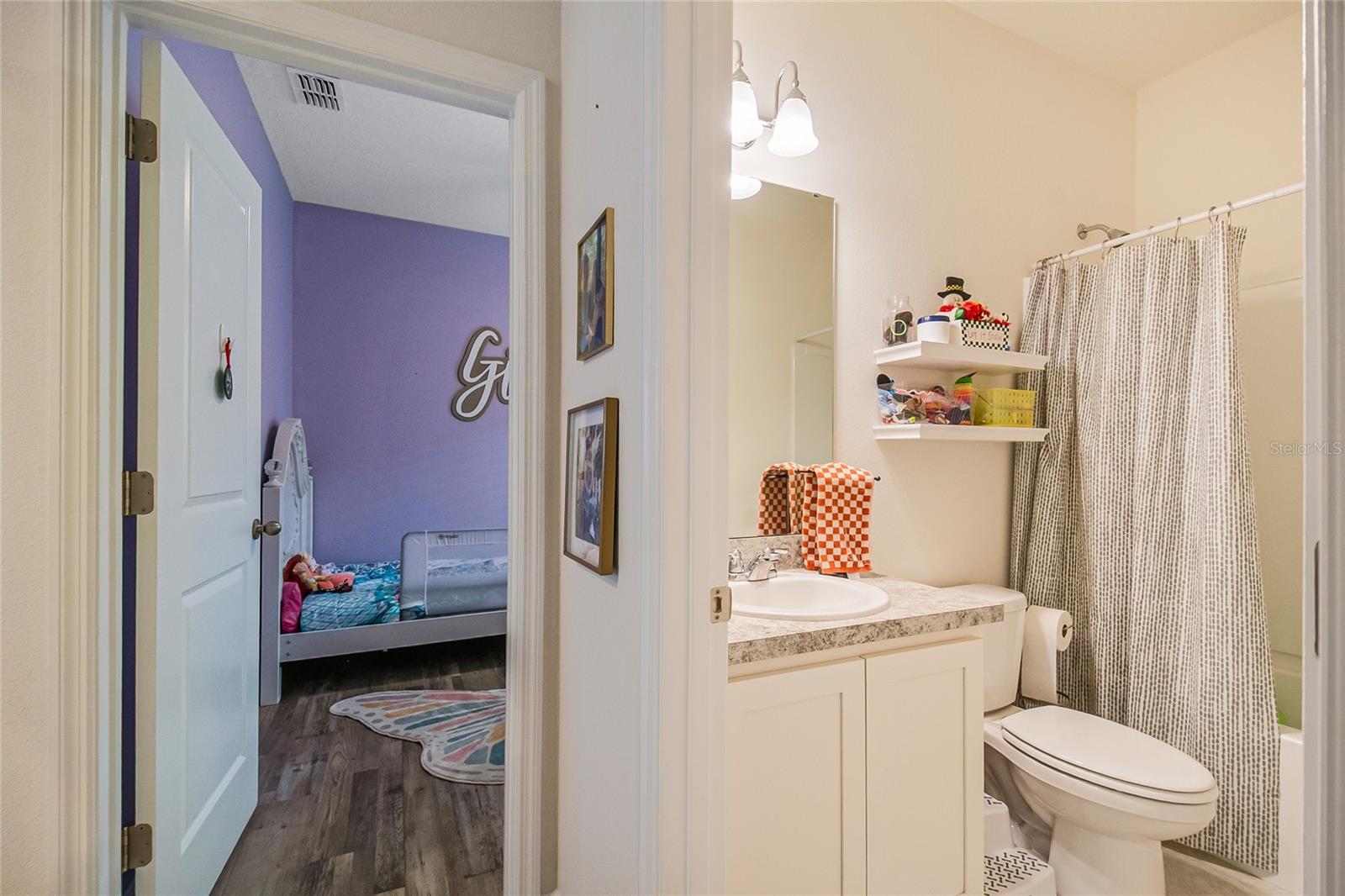 LINCOLN OAKS - Residential