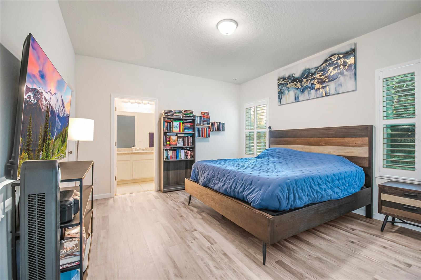 LINCOLN OAKS - Residential