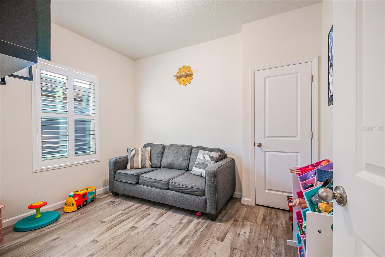 LINCOLN OAKS - Residential