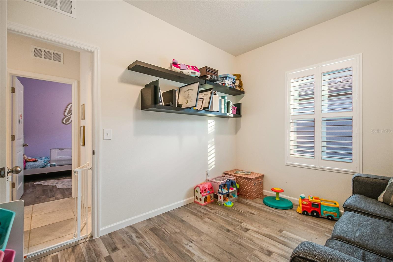 LINCOLN OAKS - Residential