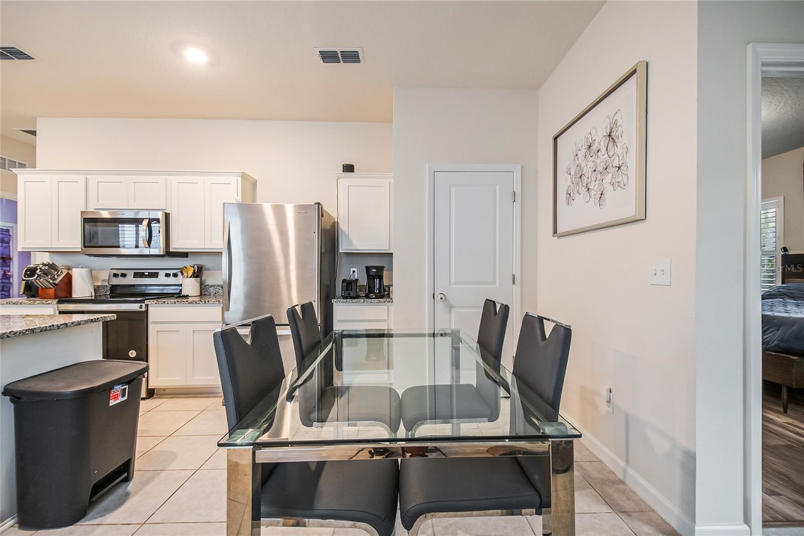 LINCOLN OAKS - Residential