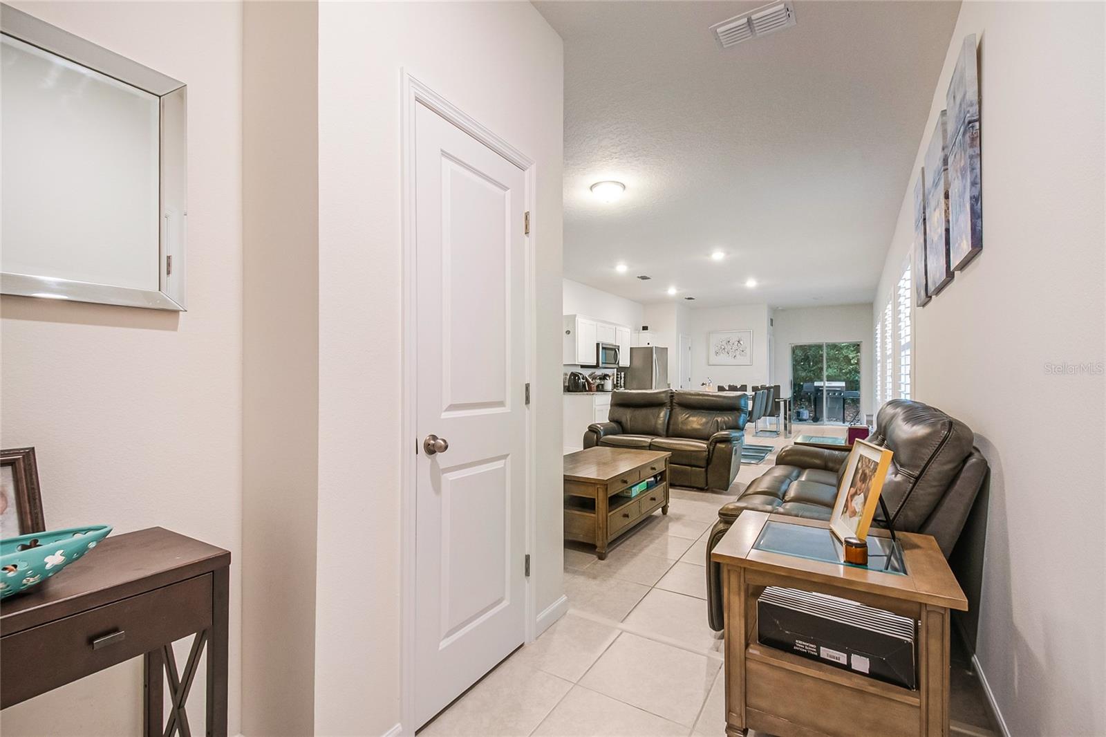 LINCOLN OAKS - Residential