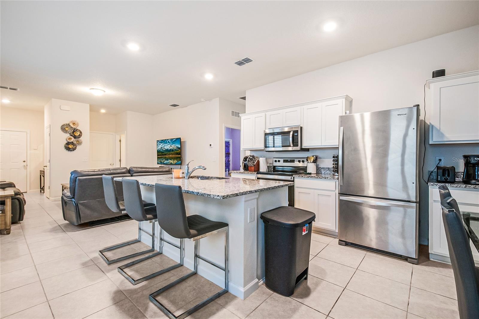 LINCOLN OAKS - Residential