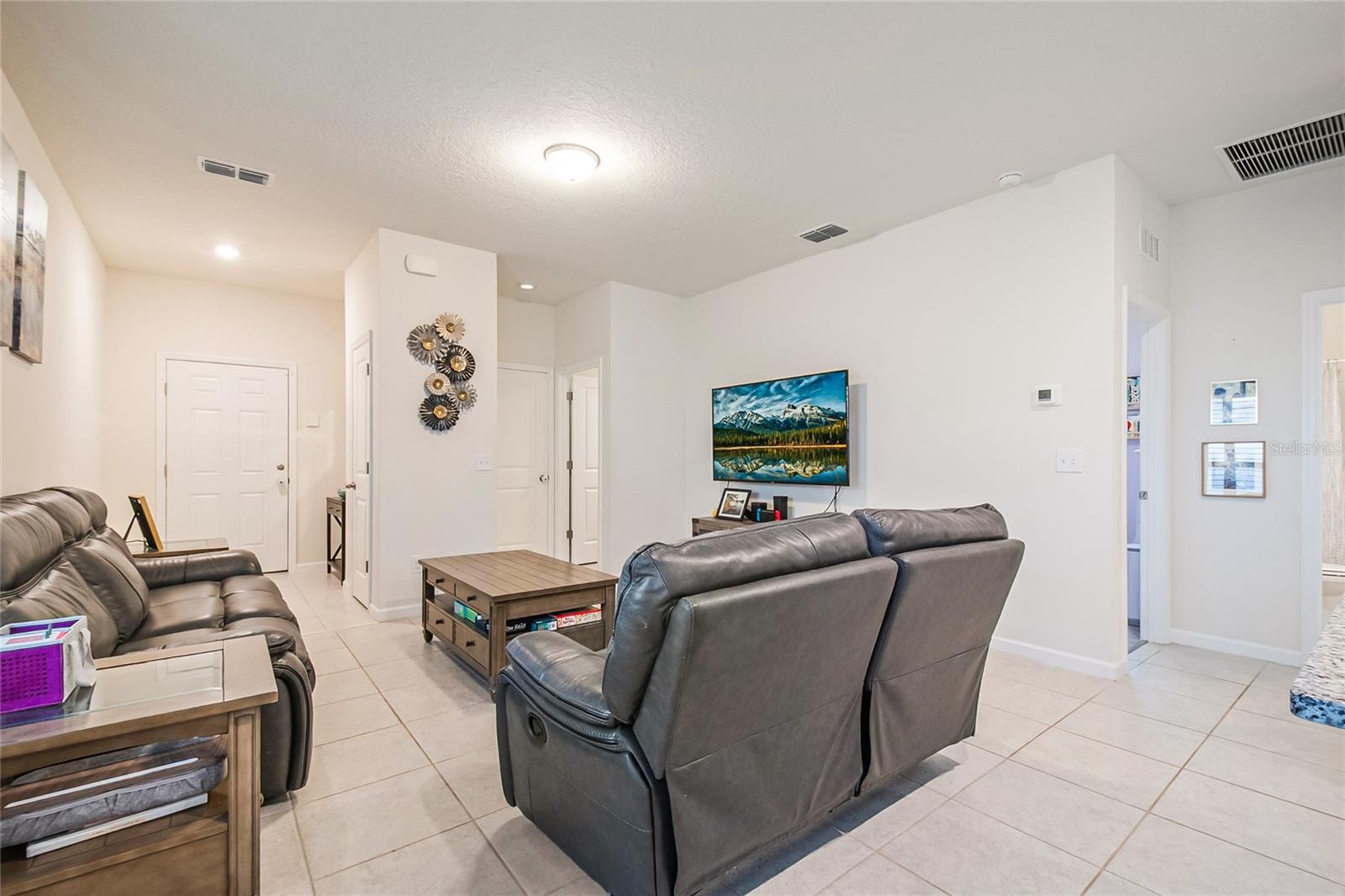 LINCOLN OAKS - Residential