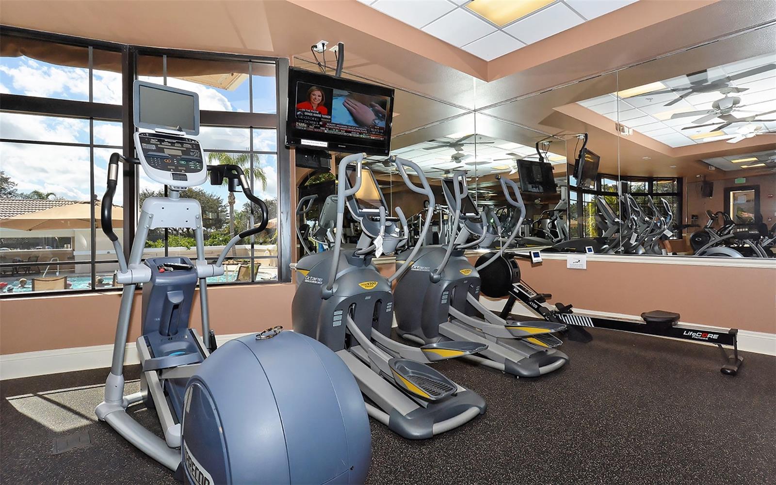 HERITAGE OAKS GOLF & COUNTRY CLUB - Residential