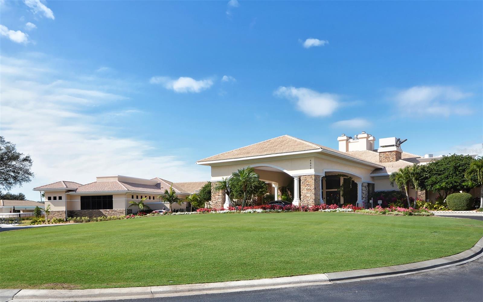 HERITAGE OAKS GOLF & COUNTRY CLUB - Residential