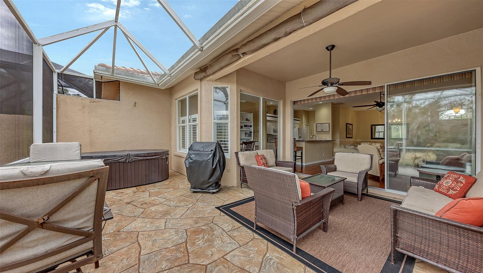 HERITAGE OAKS GOLF & COUNTRY CLUB - Residential