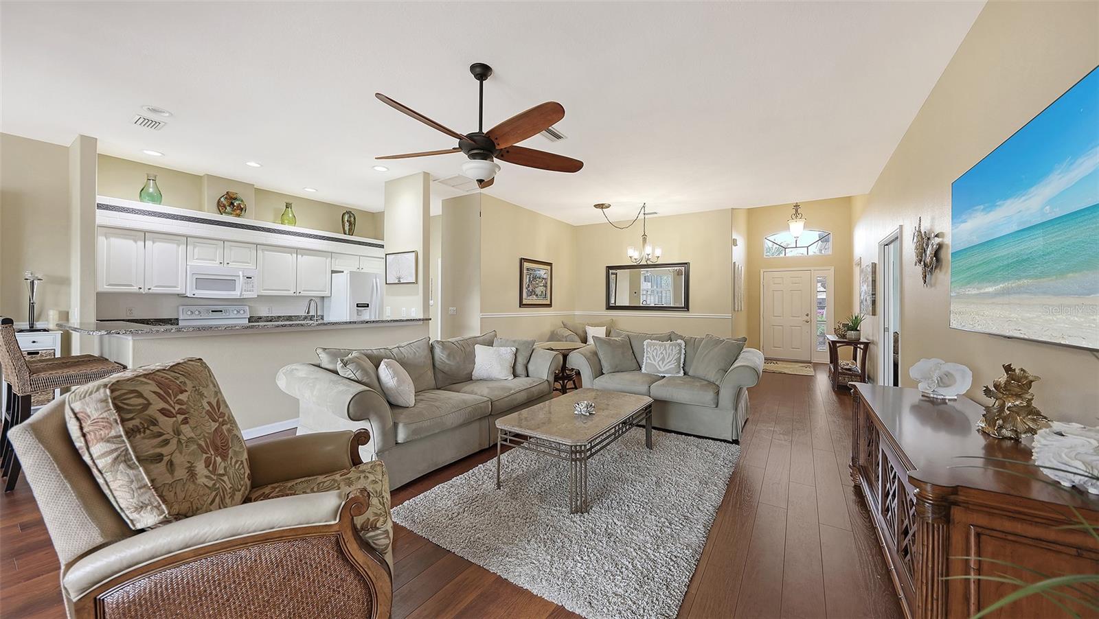 HERITAGE OAKS GOLF & COUNTRY CLUB - Residential