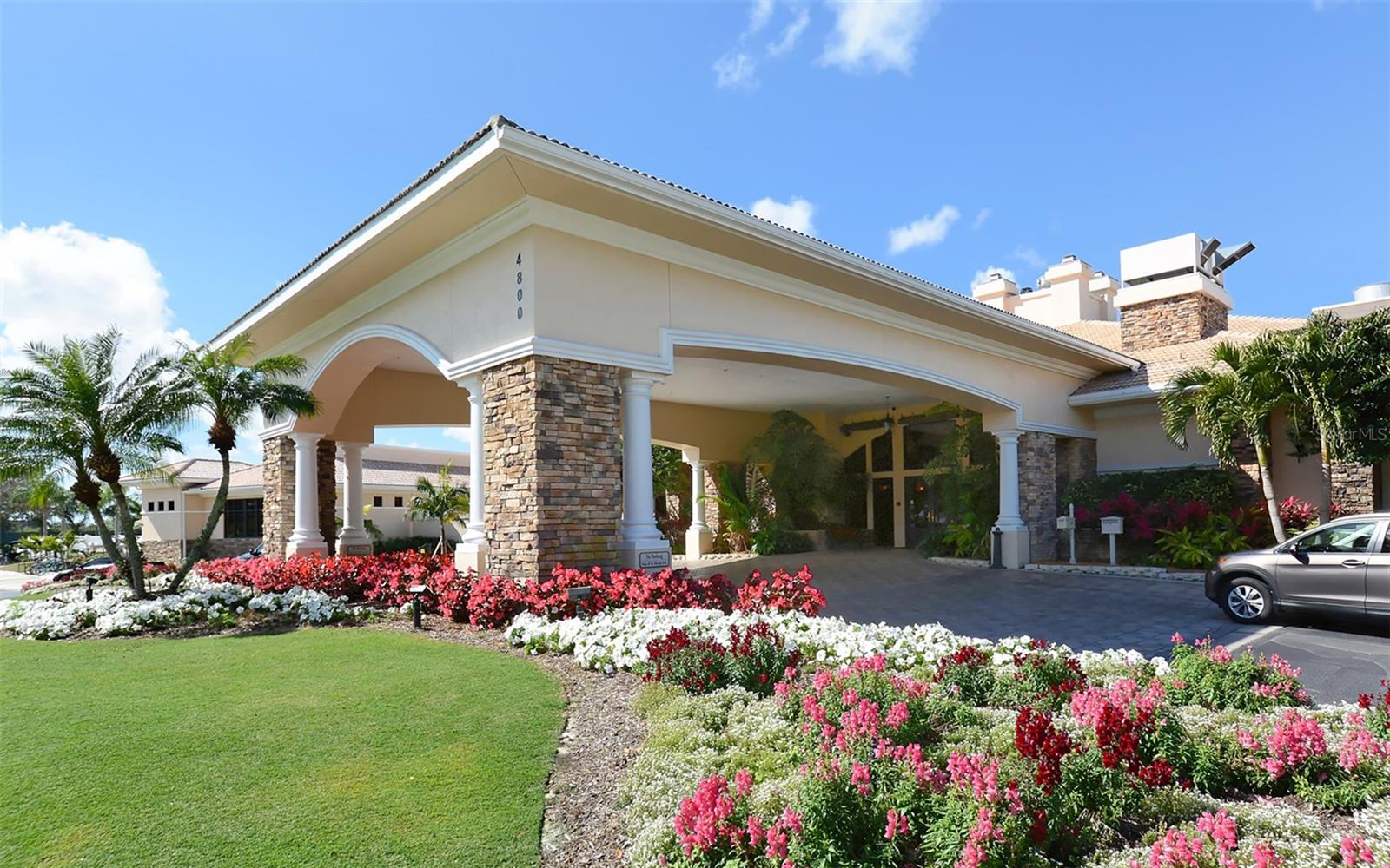 HERITAGE OAKS GOLF & COUNTRY CLUB - Residential