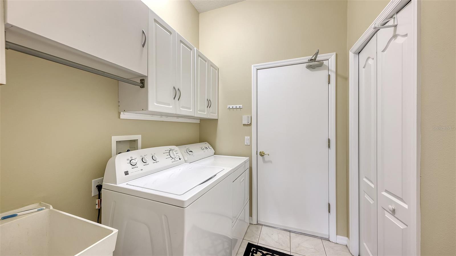 HERITAGE OAKS GOLF & COUNTRY CLUB - Residential