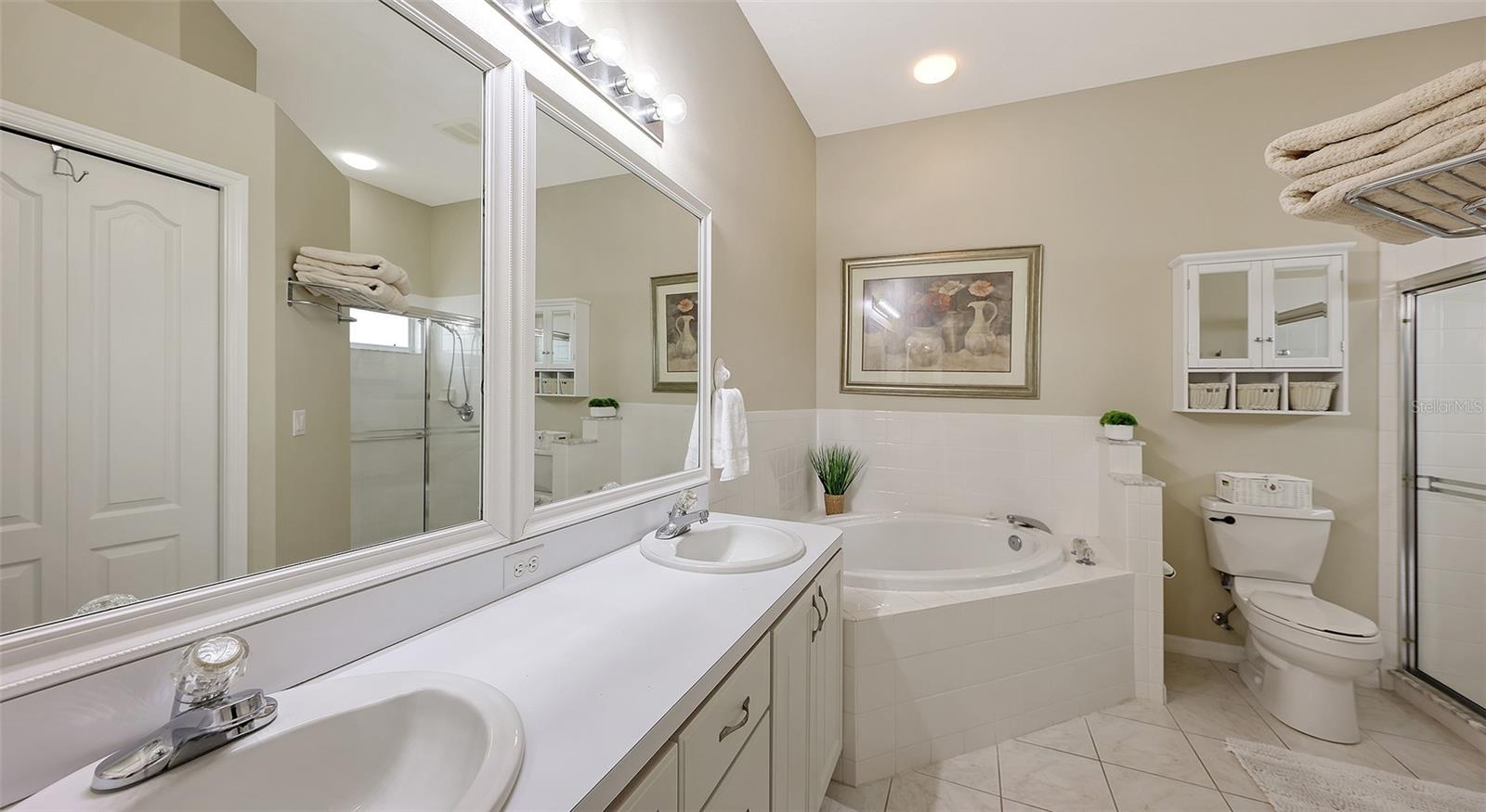 HERITAGE OAKS GOLF & COUNTRY CLUB - Residential