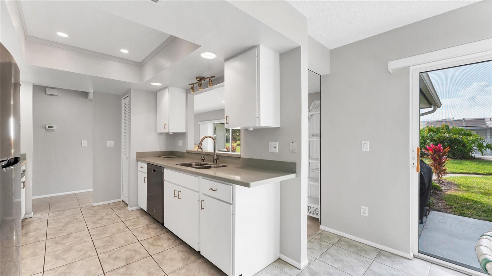 VILLAGE GREEN OF BRADENTON SEC 8 - Residential