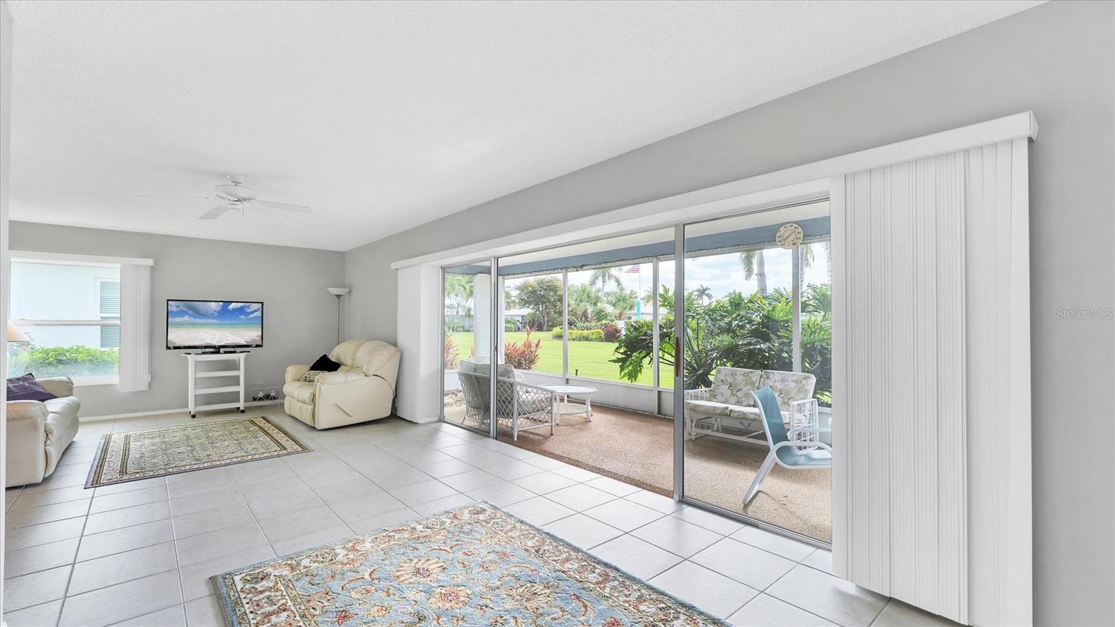 VILLAGE GREEN OF BRADENTON SEC 8 - Residential