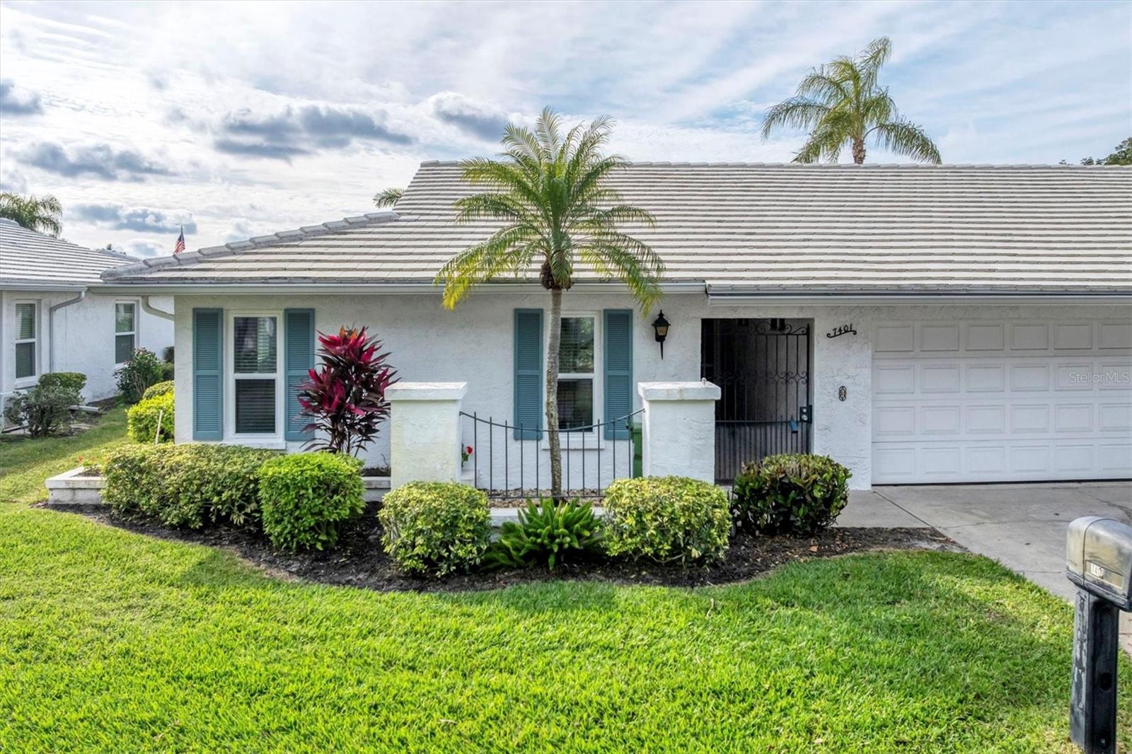 VILLAGE GREEN OF BRADENTON SEC 8 - Residential