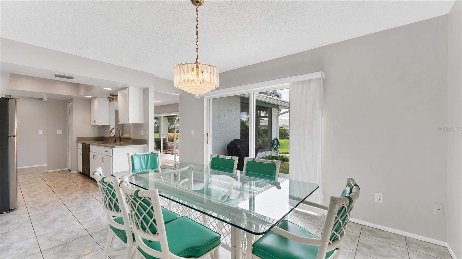 VILLAGE GREEN OF BRADENTON SEC 8 - Residential