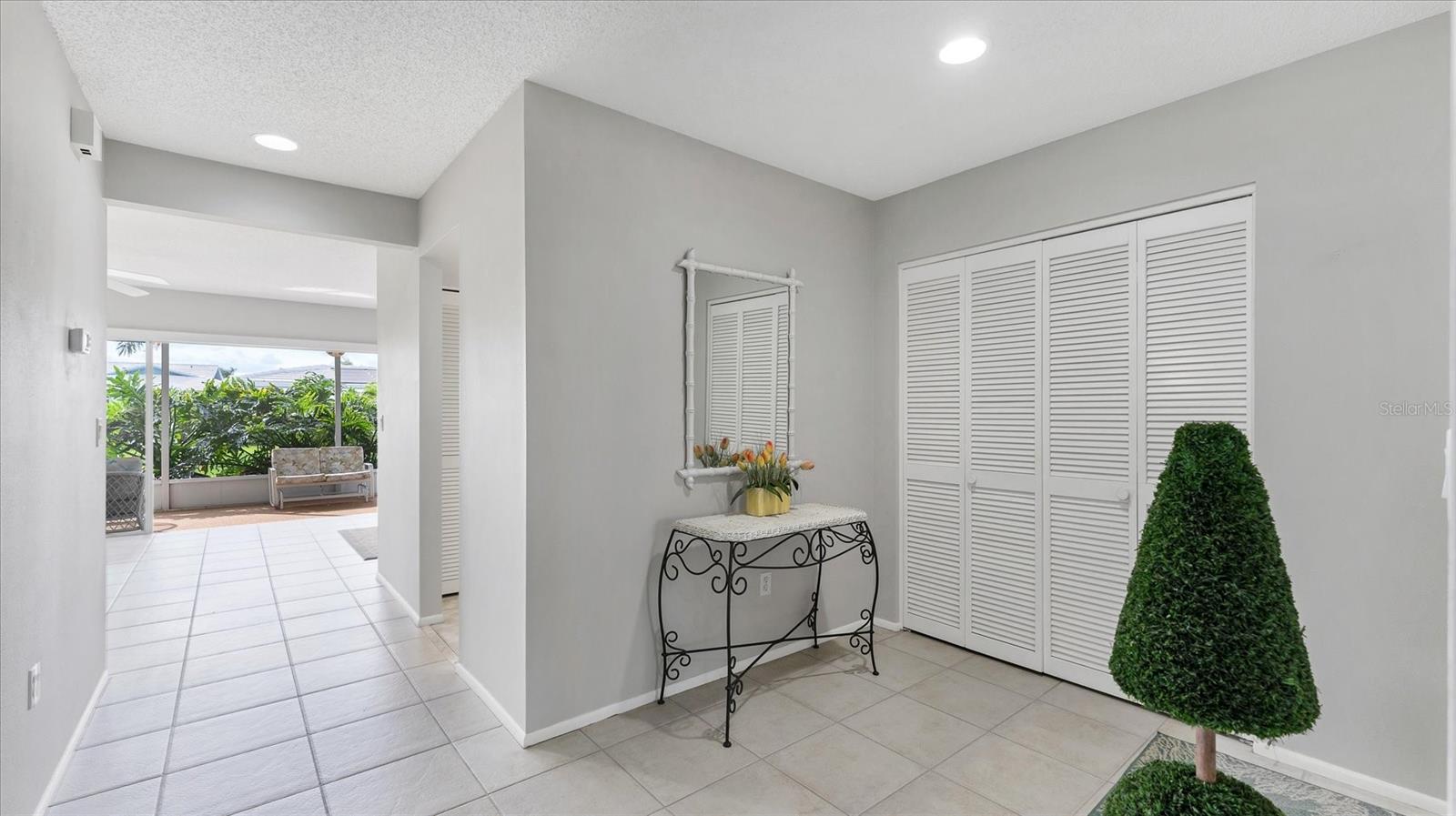 VILLAGE GREEN OF BRADENTON SEC 8 - Residential