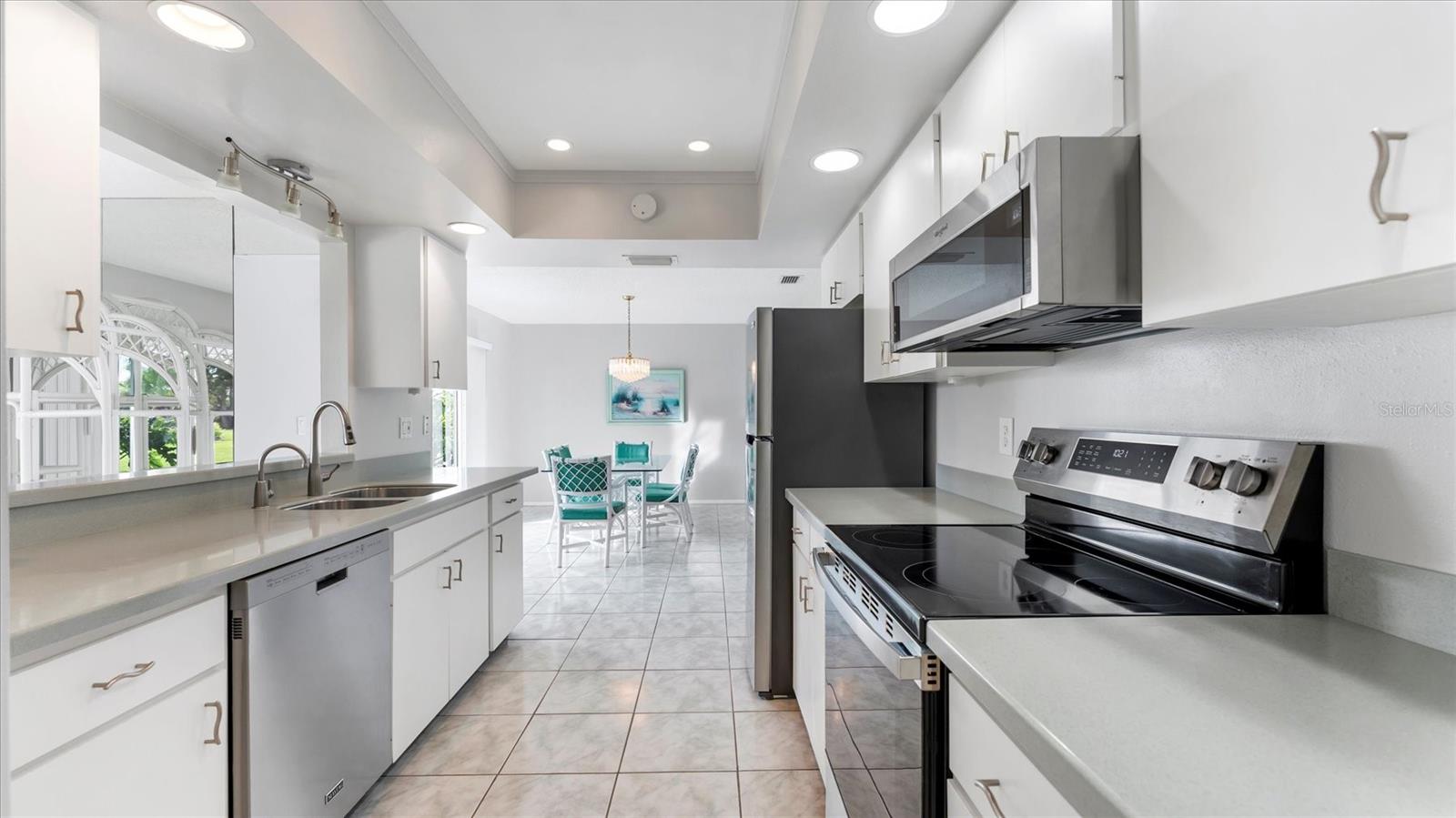 VILLAGE GREEN OF BRADENTON SEC 8 - Residential