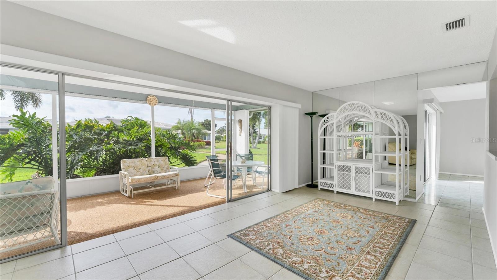 VILLAGE GREEN OF BRADENTON SEC 8 - Residential