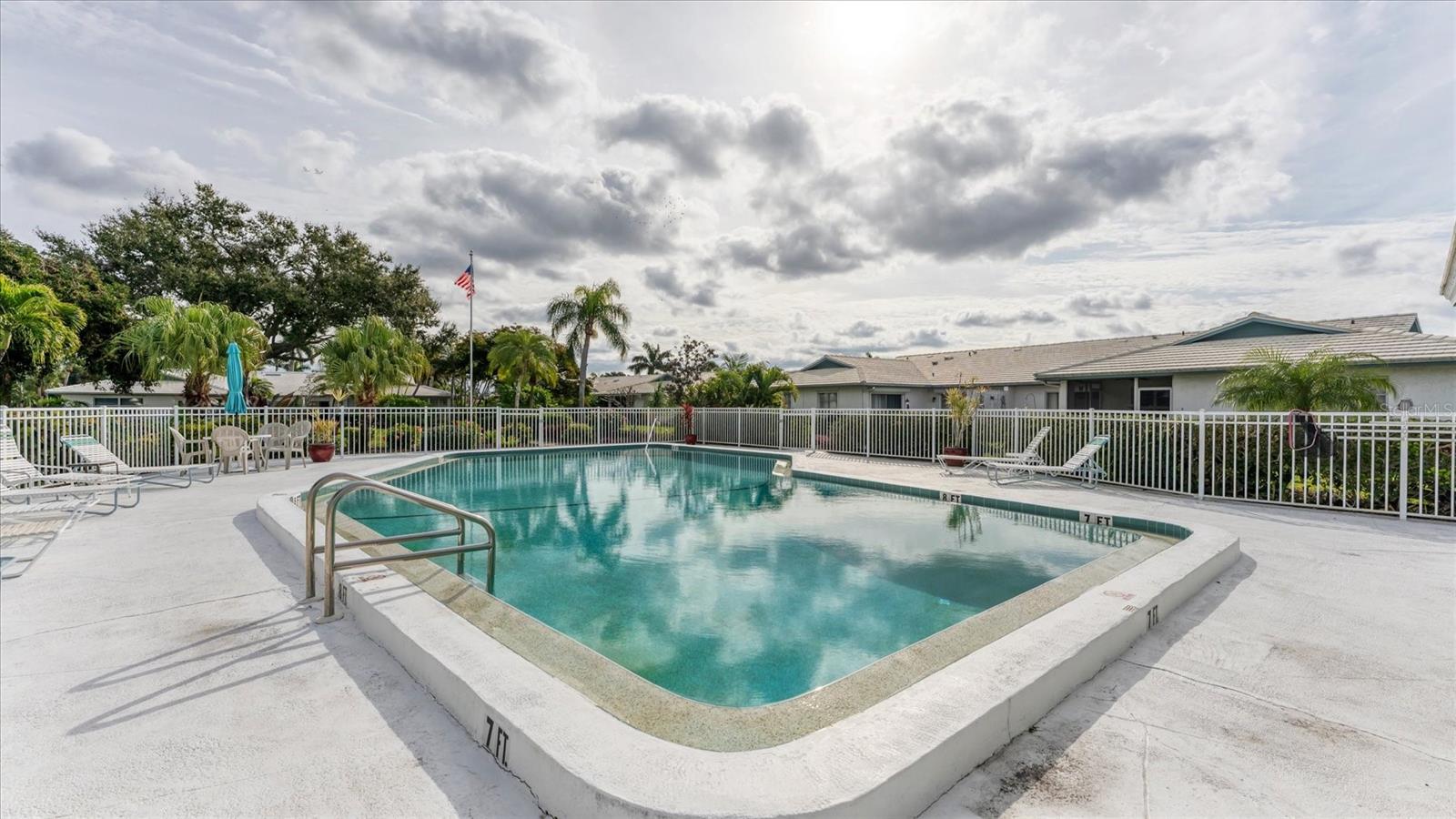 VILLAGE GREEN OF BRADENTON SEC 8 - Residential