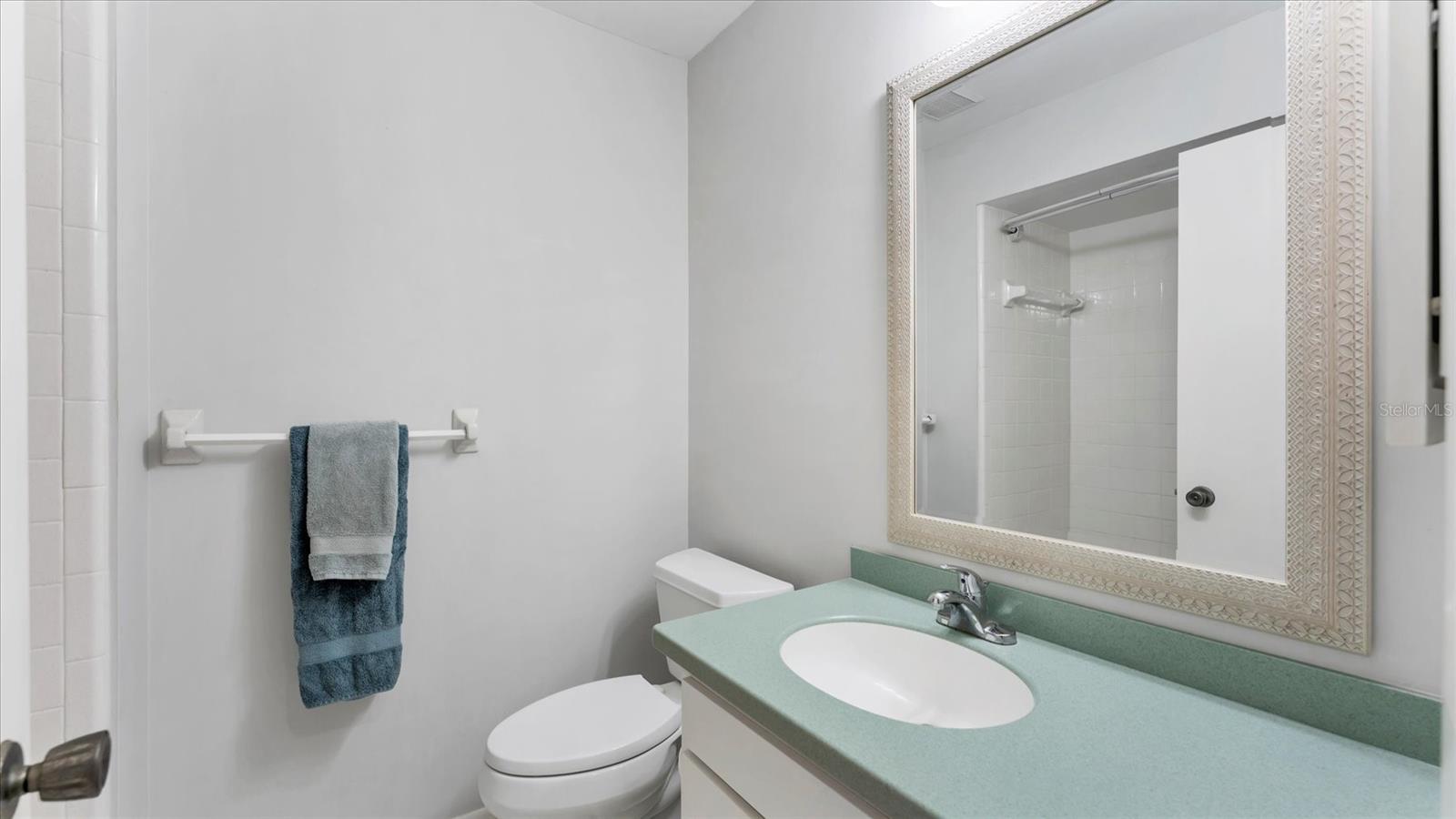 VILLAGE GREEN OF BRADENTON SEC 8 - Residential