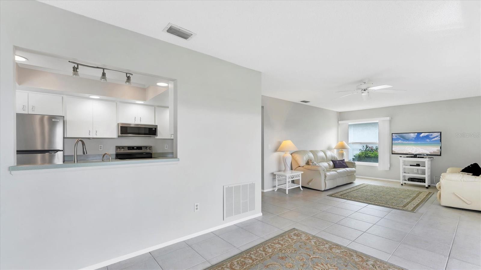 VILLAGE GREEN OF BRADENTON SEC 8 - Residential