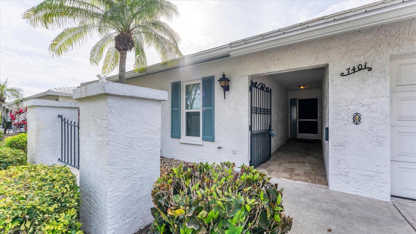 VILLAGE GREEN OF BRADENTON SEC 8 - Residential