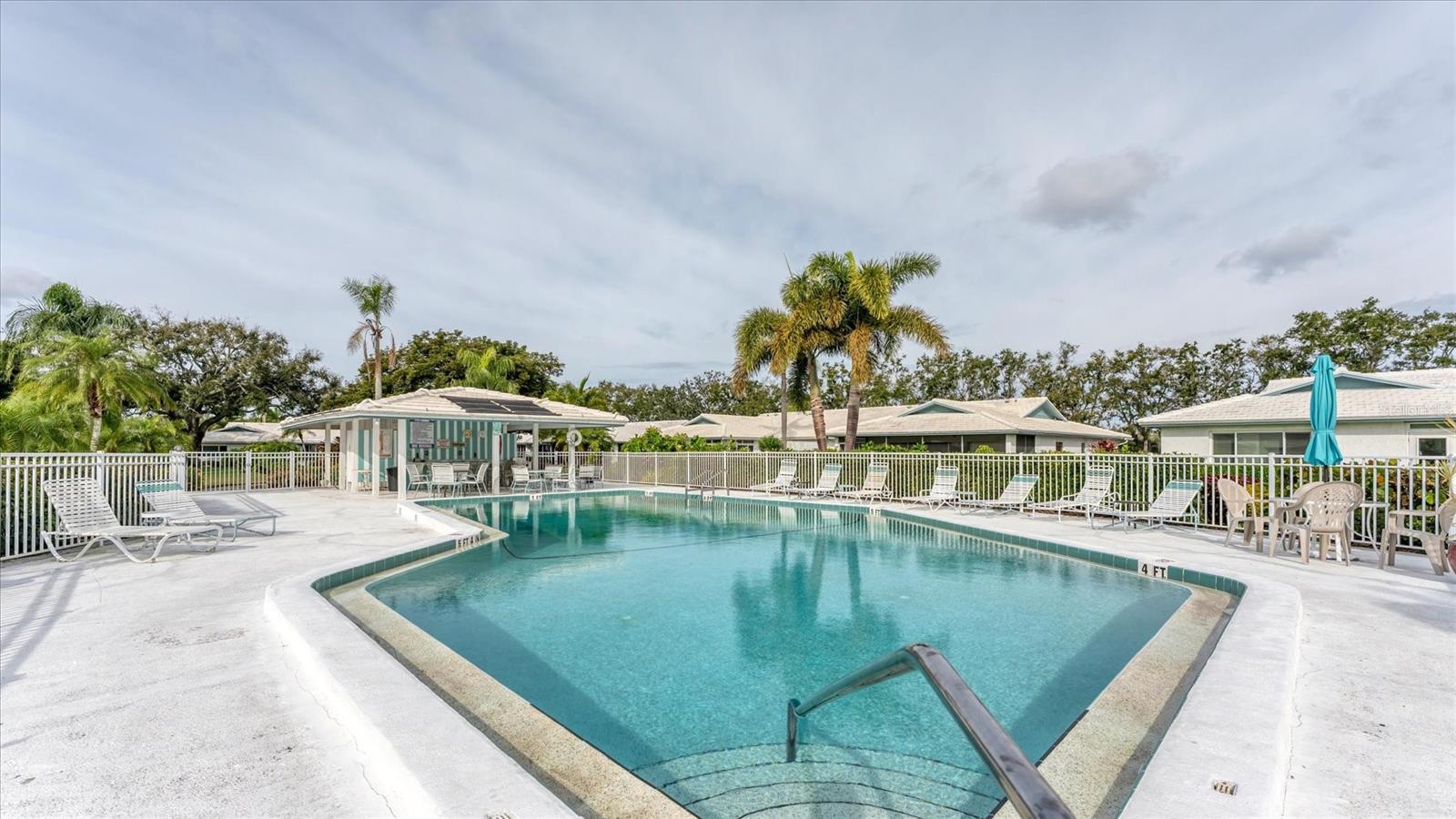 VILLAGE GREEN OF BRADENTON SEC 8 - Residential