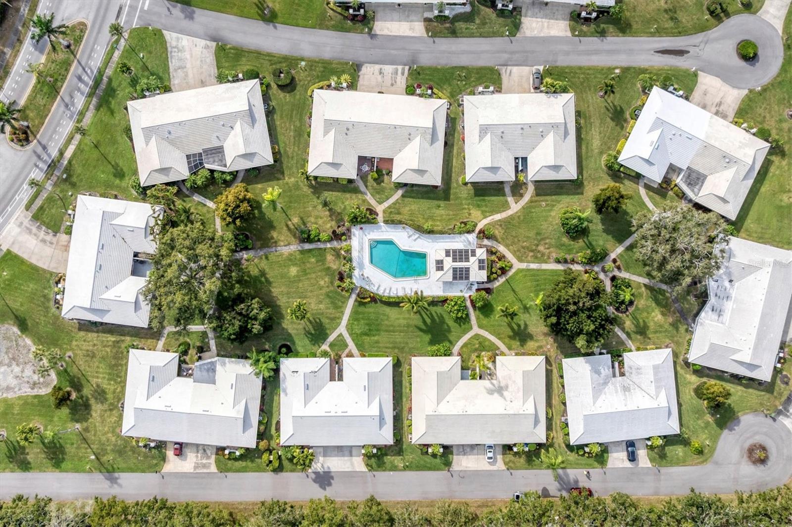 VILLAGE GREEN OF BRADENTON SEC 8 - Residential