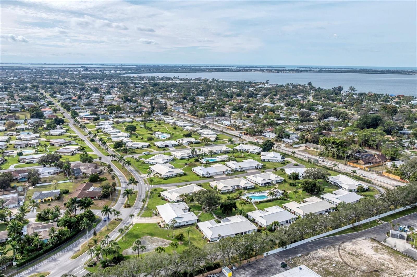 VILLAGE GREEN OF BRADENTON SEC 8 - Residential