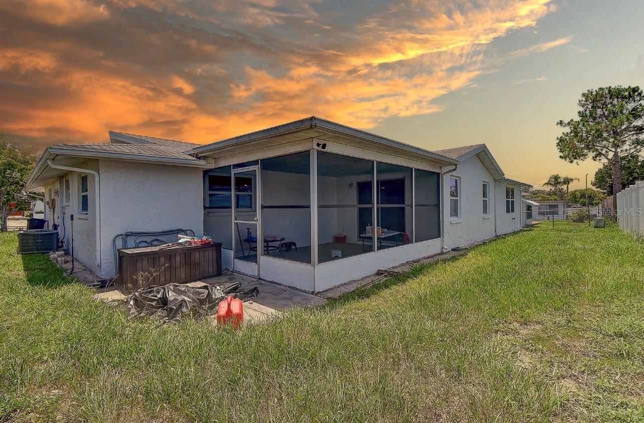 COLONIAL HILLS - Residential