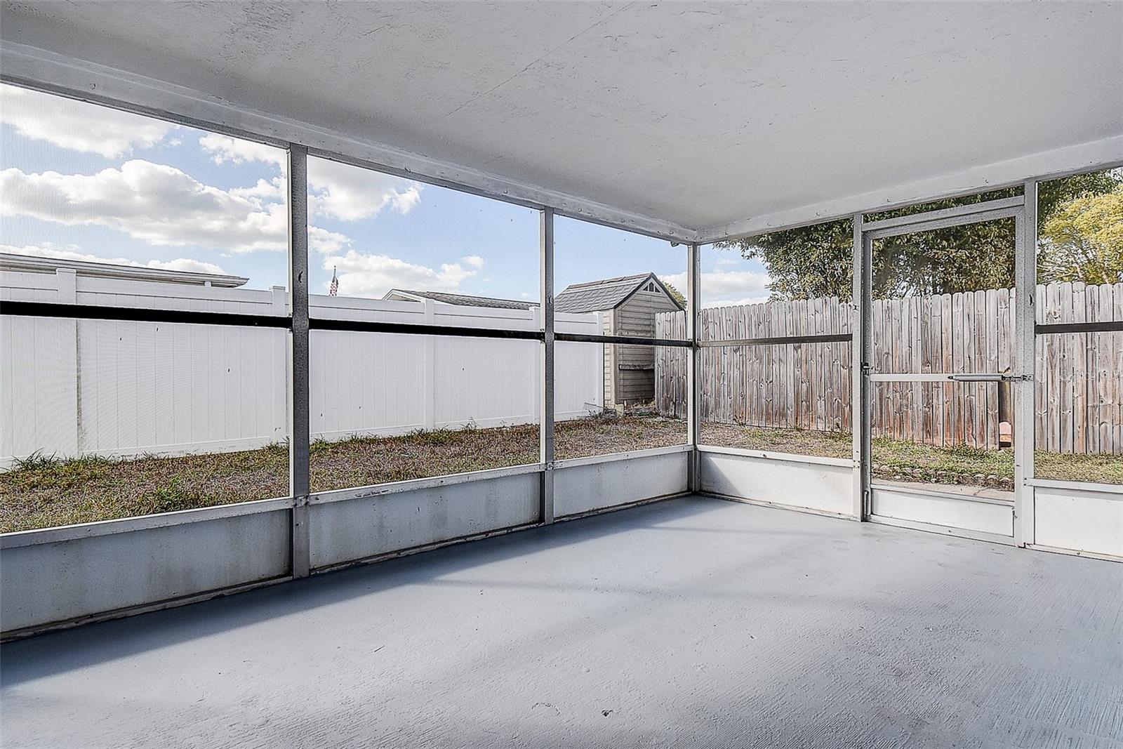 COLONIAL HILLS - Residential