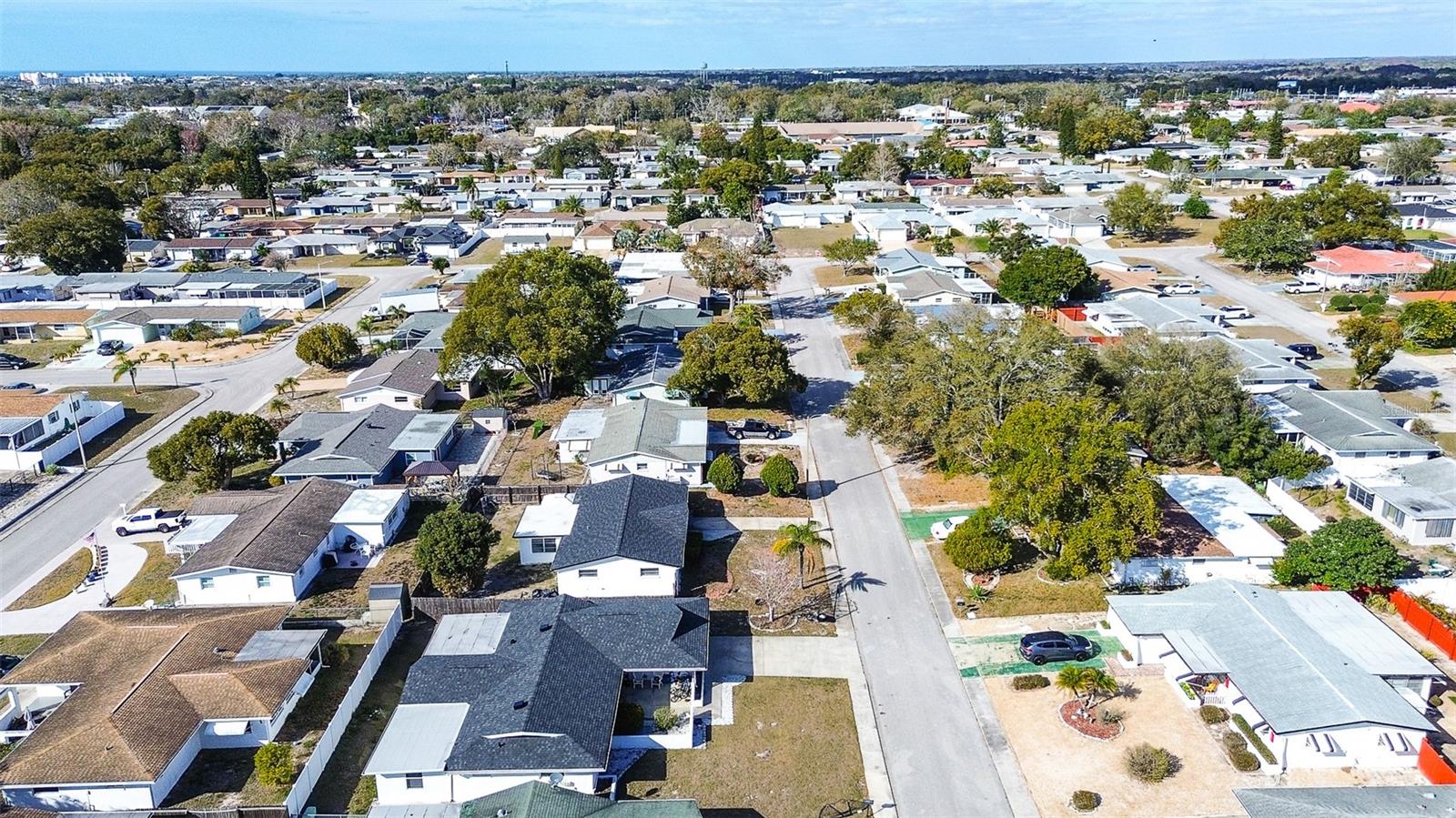 COLONIAL HILLS - Residential