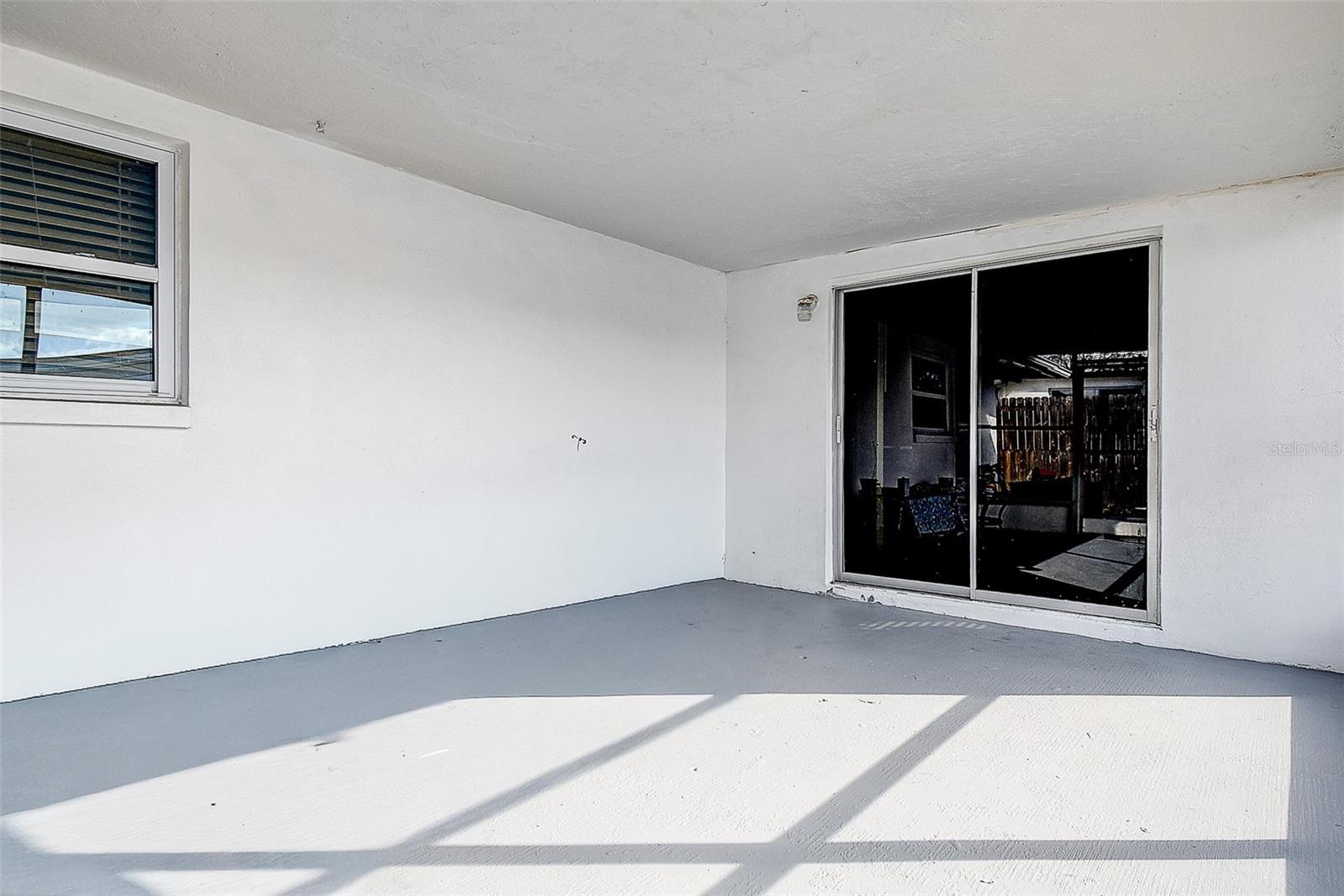 COLONIAL HILLS - Residential