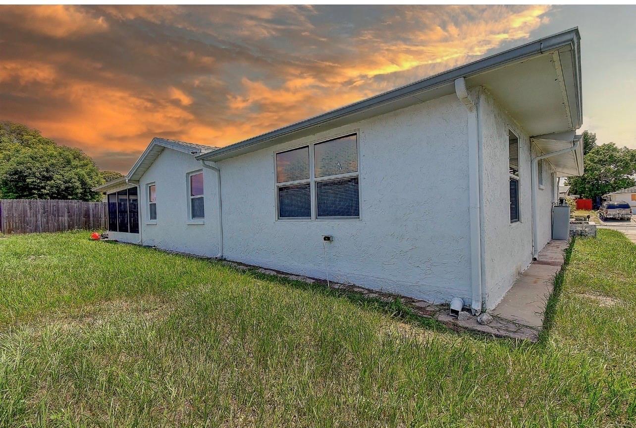 COLONIAL HILLS - Residential