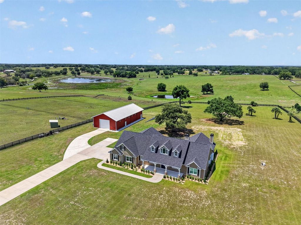 Photo of 5496 Nantahala Lane, Lady Lake, FL 32159 (MLS # G5112837)