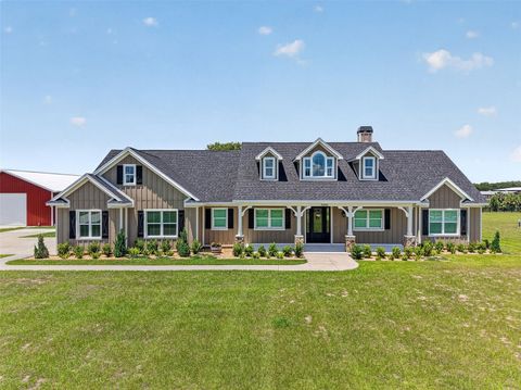 Photo of 5496 Nantahala Lane, Lady Lake, FL 32159 (MLS # G5112837)