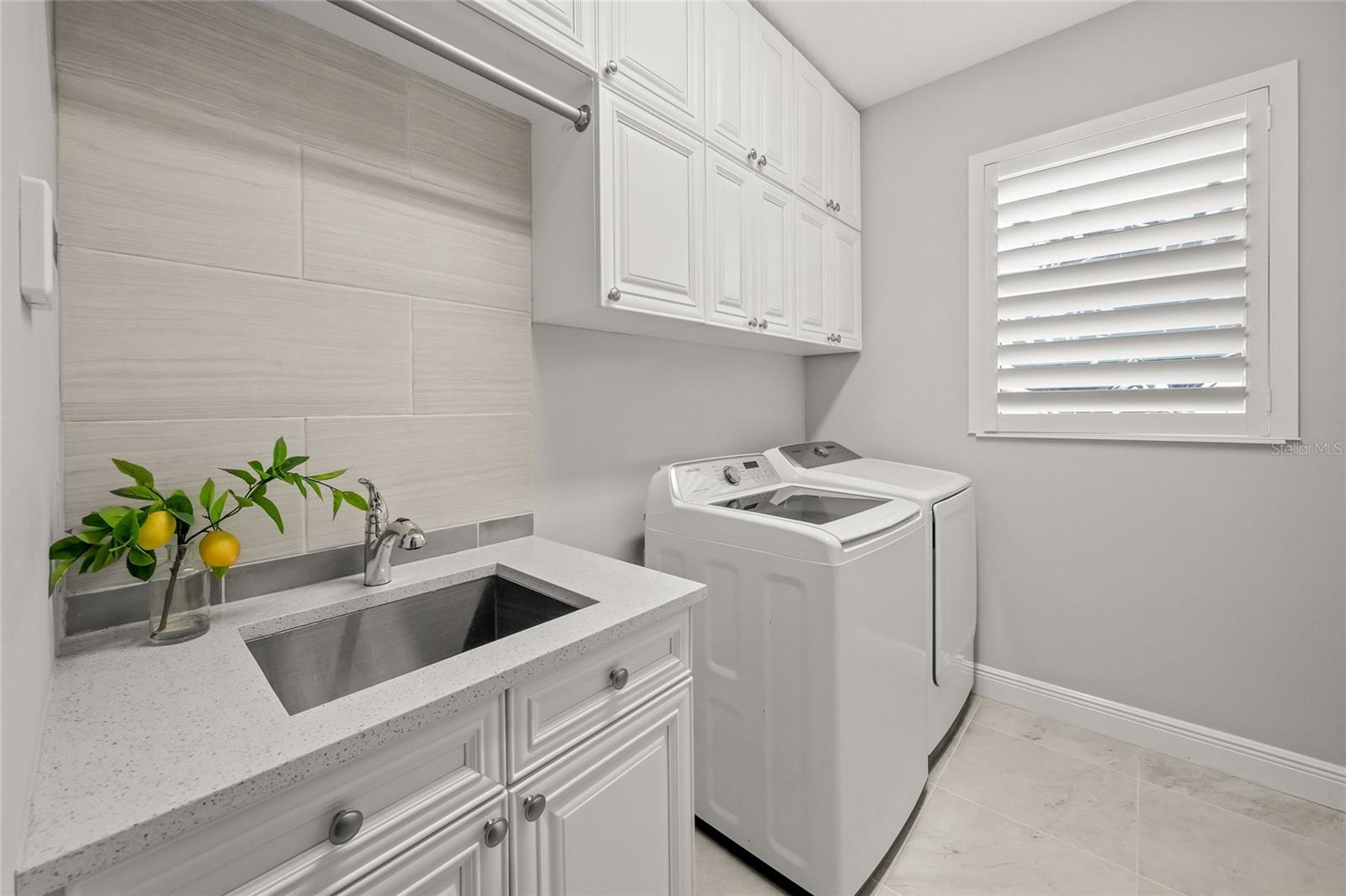 LAKEHOUSE COVE/WATERSIDE PH 4 - Residential