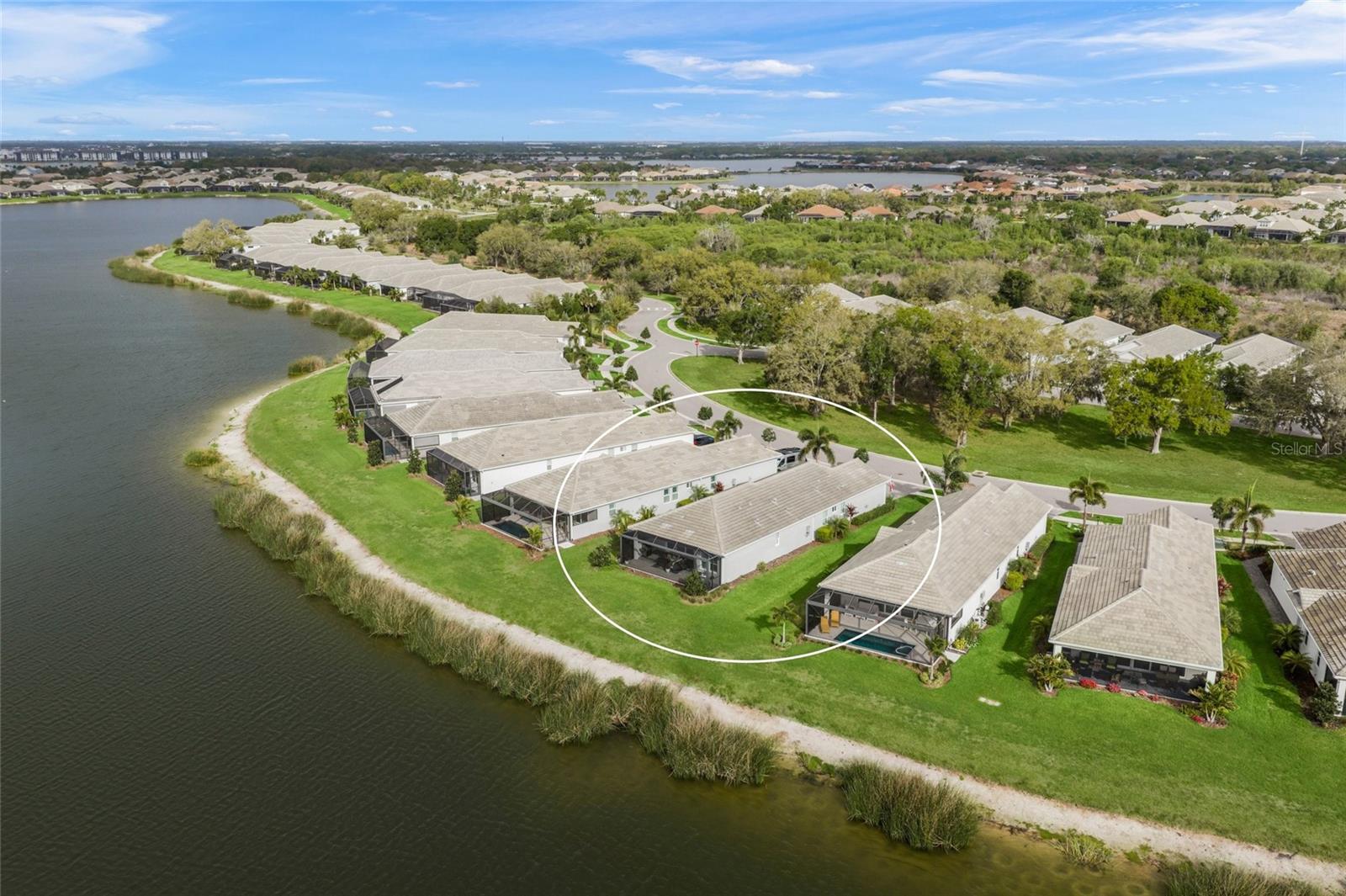 LAKEHOUSE COVE/WATERSIDE PH 4 - Residential