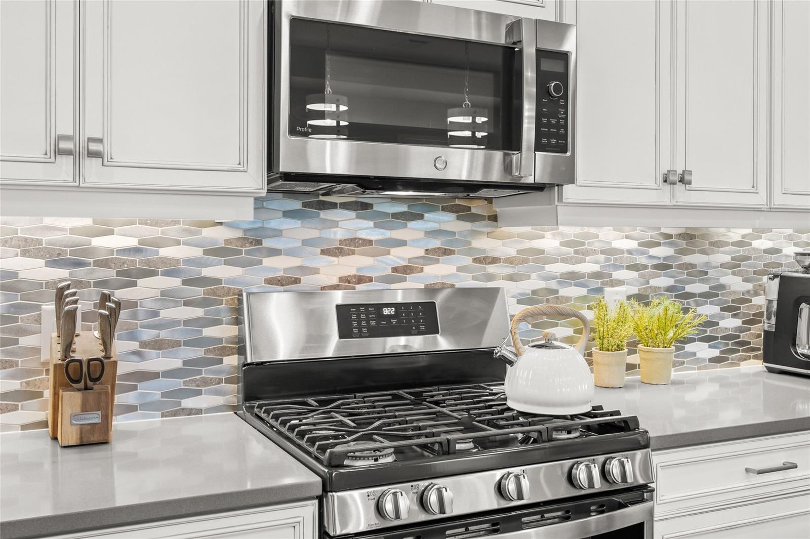 LAKEHOUSE COVE/WATERSIDE PH 4 - Residential