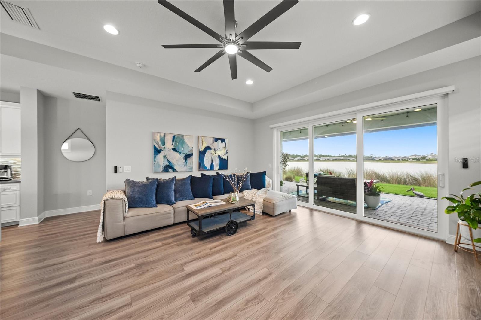 LAKEHOUSE COVE/WATERSIDE PH 4 - Residential