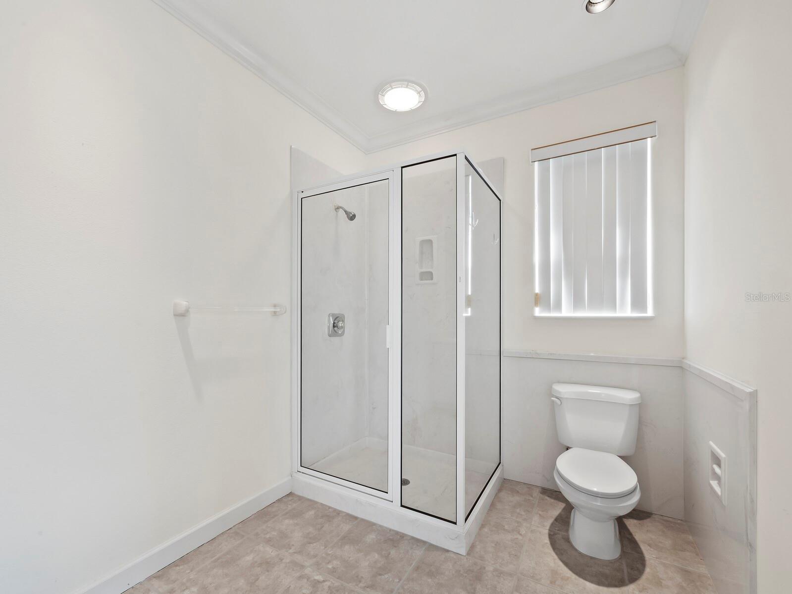 COUNTRY CLUB SHORES - Residential