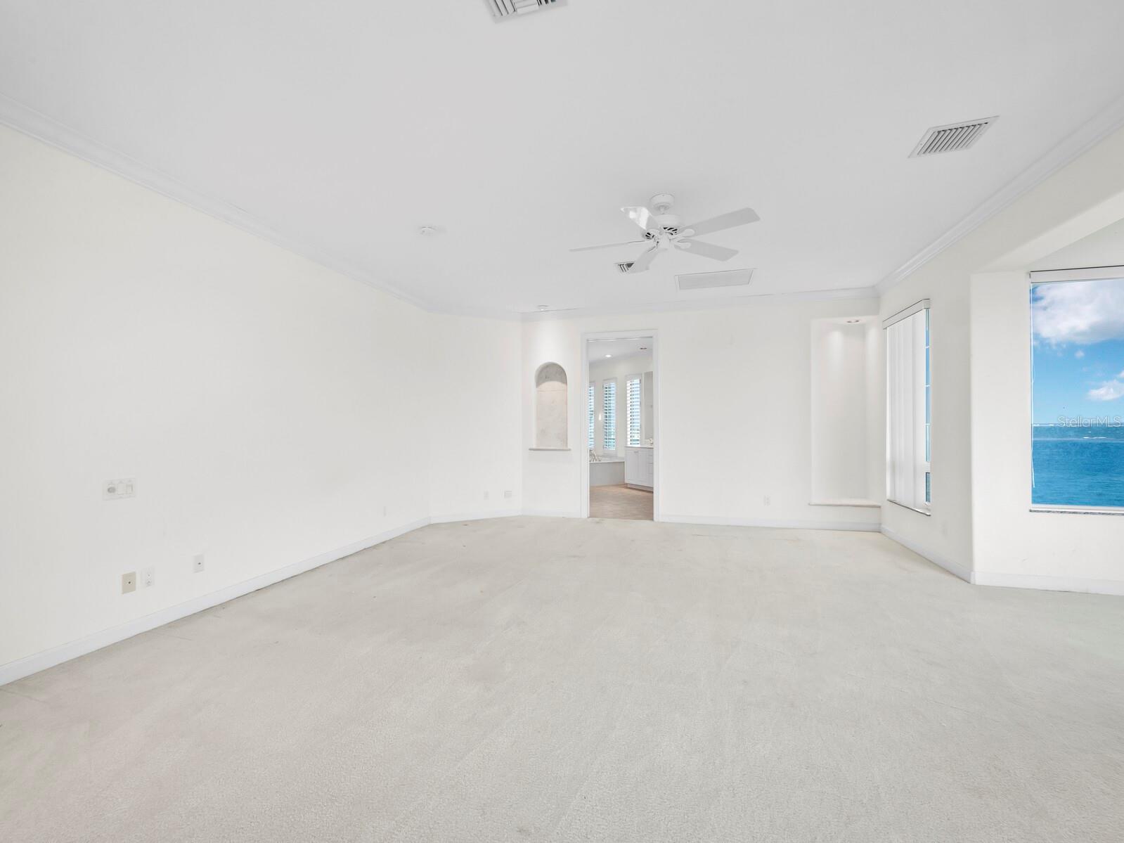 COUNTRY CLUB SHORES - Residential