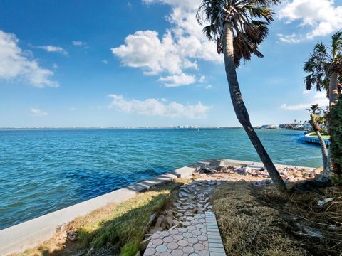 A home in LONGBOAT KEY