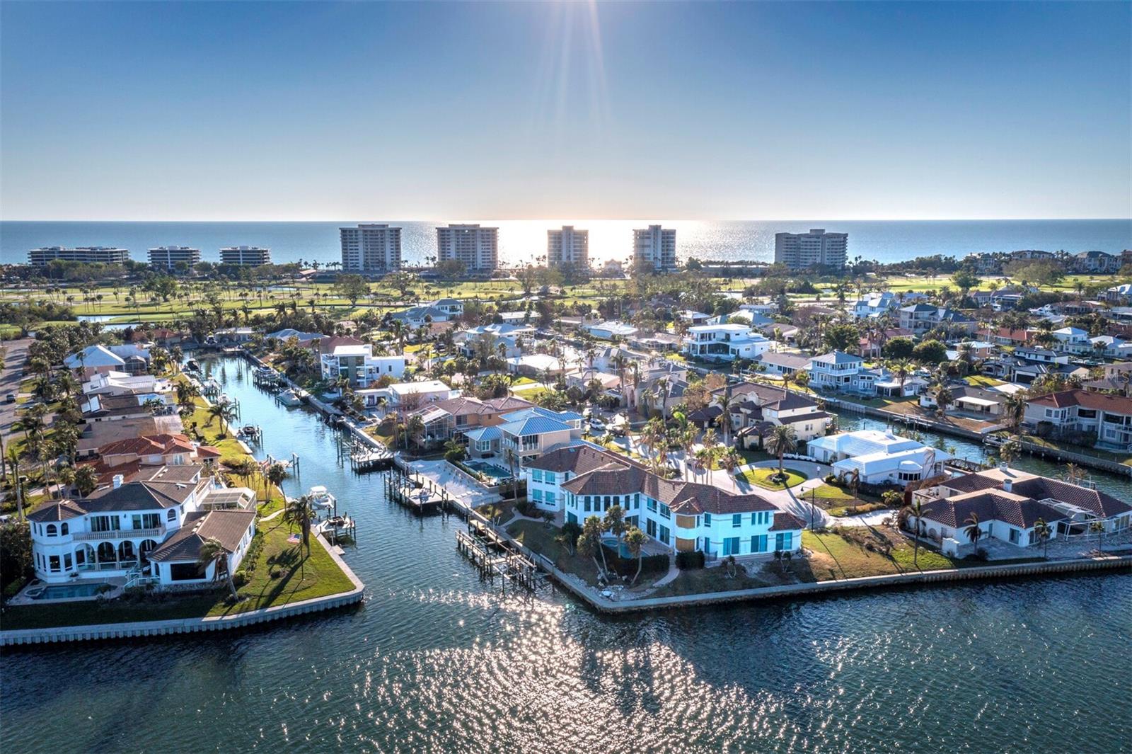 COUNTRY CLUB SHORES - Residential